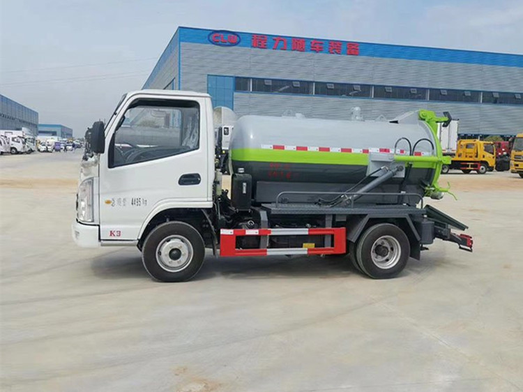 藍牌凱馬3方吸污車